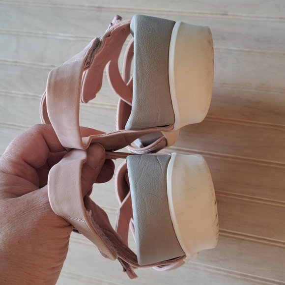 BareTraps Alaina Strappy Athletic Sporty Comfy Flatform Causal Support Sandals - Picture 5 of 12